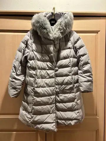 Do CLASSE 라이트 그레이 퍼 다운 자켓