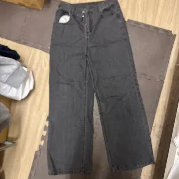 그레이 와이드 팬츠 포켓 부착