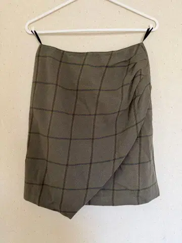 [ 새상품급 ] EMPORIOARMANI 엠포리오 아르마니 체크 랩스커트