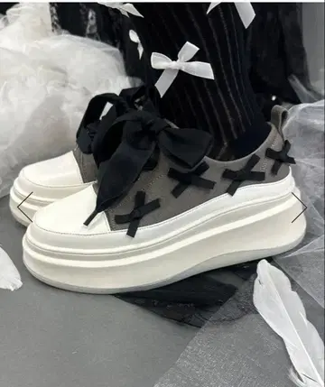 axes femme 푸치 리본 스니커즈 그레이