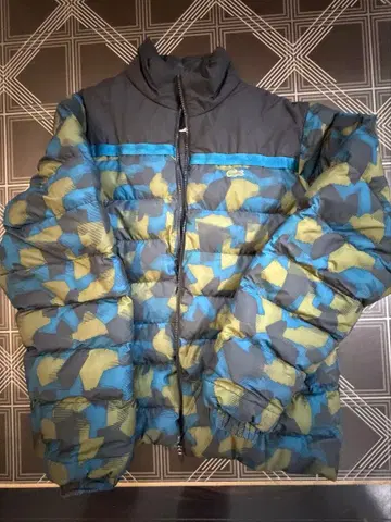 LACOSTE SPORT 다운 자켓 US M 카모플라쥬