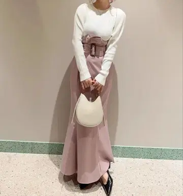 [ 새상품급 ] 벨티드 머메이드 스커트 SNIDEL 0