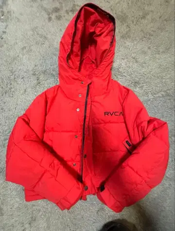 RVCA 후드 부착 다운 자켓 레드