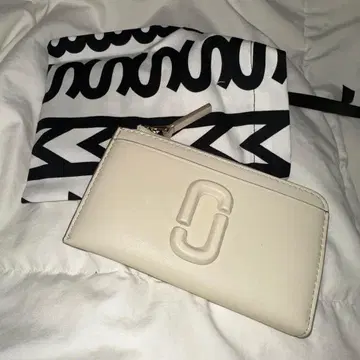 [ 새상품 미사용 ] 마크제이콥스 카드 케이스 지갑