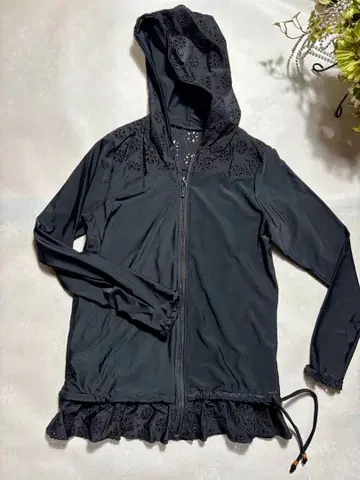 ROXY L 사이즈 프릴 달린 블랙 후드티