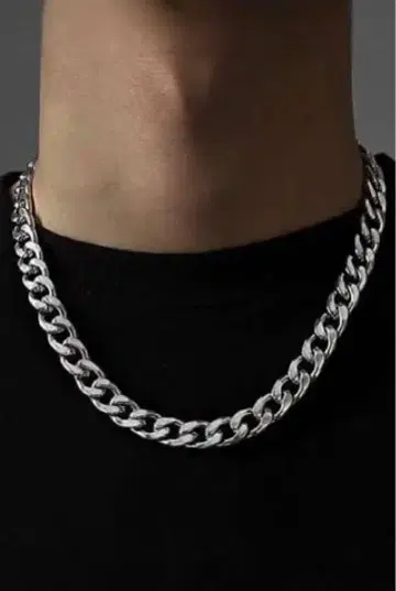 실버 체인 목걸이