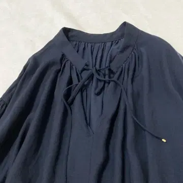 스픽 앤 스팬 개더 블라우스 리본 스탠드 카라 네이비