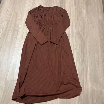 지나시스 하이 스티치 개더 원피스