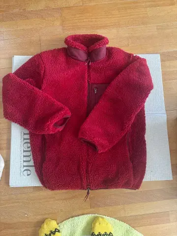 빨간색 플리스 자켓 M 사이즈
