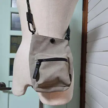[ niko and - ] 그레이 캔버스 숄더백