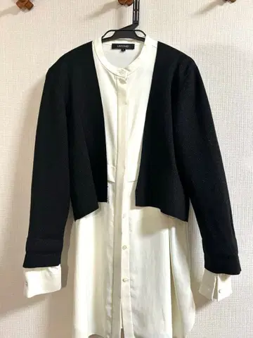 23구 아프로디르 숏 기장 니트 자켓 가디건 라메 블랙