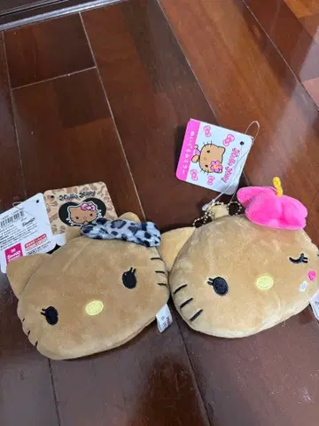 헬로키티 고양이 귀 모양 거울 2개 세트 거울 테이프 떼지 않았습니다