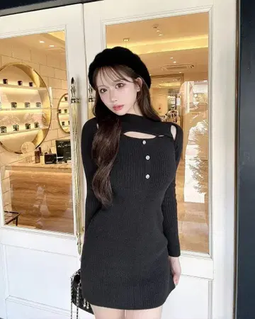 Cherimi 오픈컷 니트 원피스