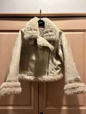 새상품급 MURUA 보아 포함 숏 자켓 라이더스 베이지