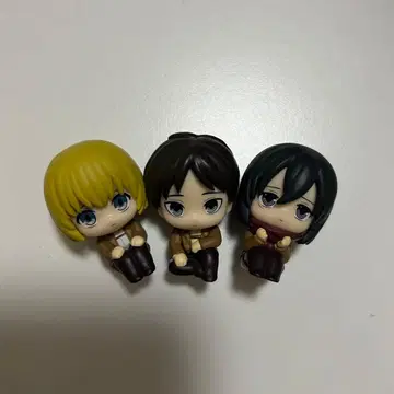 진격의 거인 기다림 알민 엘렌 미카사