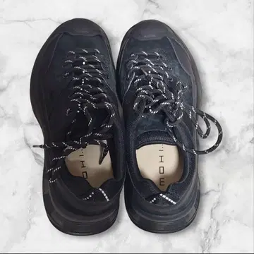 MOHI - 레이스업 스니커즈 블랙