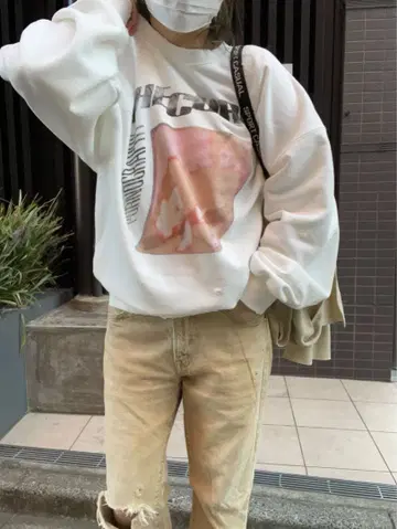 워싱 맨투맨 셔츠 (남녀 공용)