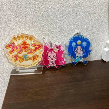 키라키라 프리큐어 아라모드 키링과 아크릴 스탠드