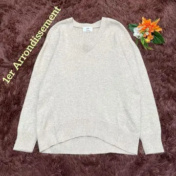 새상품급 프리미에 아롱디스망 울 혼방 리브 요크 V넥 풀오버