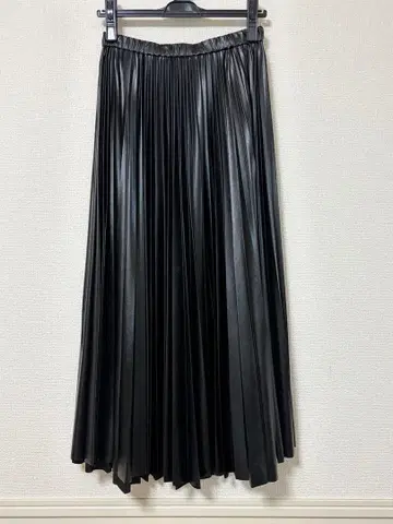 UNITED ARROWS 인조 가죽 플리츠 스커트
