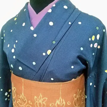 컬러풀한 물방울 무늬 코몬 기모노 도트 무늬