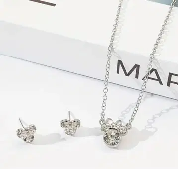 미사용 새상품 미니 마우스 목걸이와 귀걸이 세트