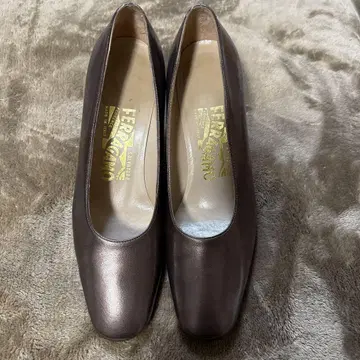 Ferragamo 브라운 하이힐