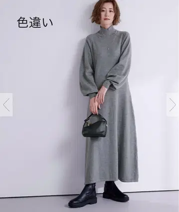 [ 미사용 새상품 ] ur's 하이넥 래글런 슬리브 플레어 원피스 베이지