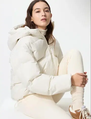 유니클로 심리스 다운 파카 미착용 새상품