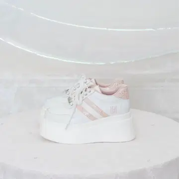 Rosemuse 스니커즈