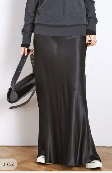 미사용 새상품 [ 클래식 새틴 플레어 스커트 ]