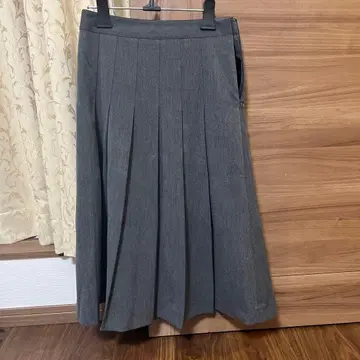 무신사 스탠다드 플리츠 스커트 S 사이즈 다크 그레이