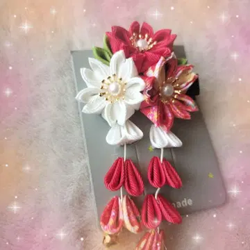 유카타에 딱 맞는 귀여운 일본 의류용 머리 장식, 빨간색과 하얀색 꽃