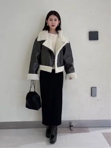 아줄바이마우지 페이크 레더/스웨이드 페이크 무스탕 자켓