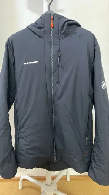 MAMMUT 블랙 패딩 자켓