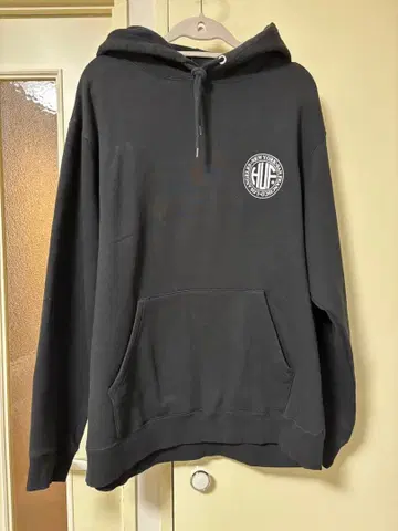 블랙 후드티 포켓 부착