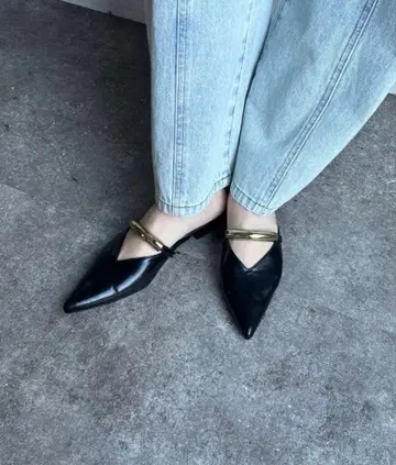 [ EVOL/이볼 ] GOLD 모티브 뮬 블랙 DOUDOU