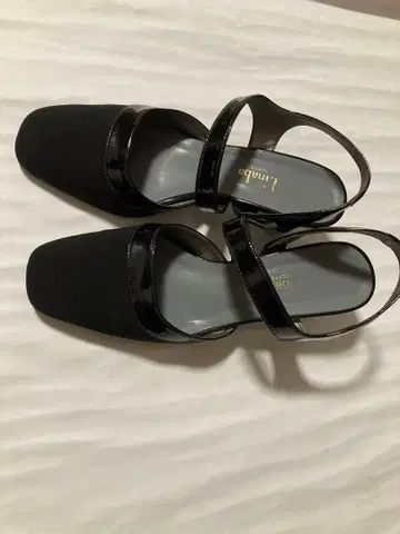 t.inaba 블랙 스트랩힐