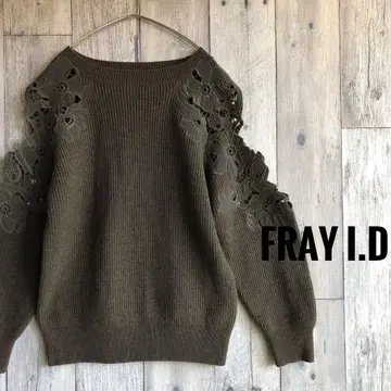 프레이 아이디 자수 니트 스웨터 어깨 트임