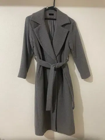 아파트 바이 로리즈 벨벳 벨트 롱 가운 코트 그레이