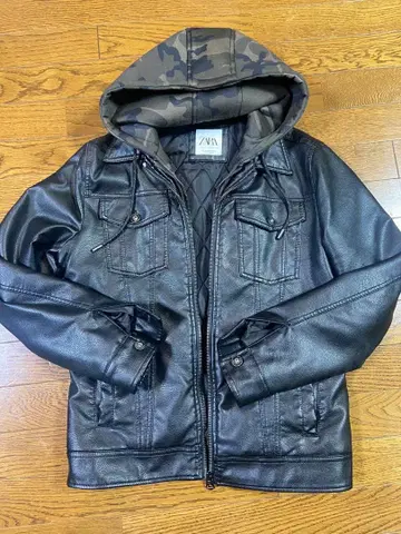 ZARA 후드 부착 가죽풍 자켓 S 사이즈