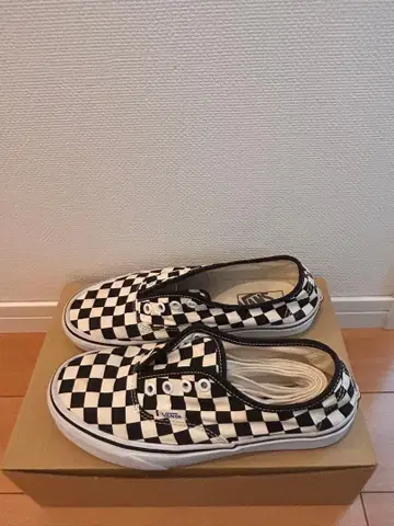 VANS 오센틱 블랙 x 화이트 24.0cm