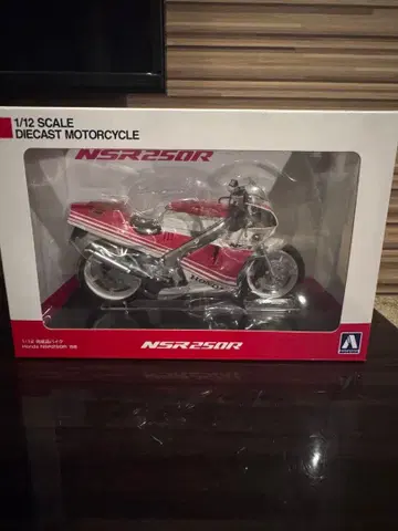 혼다 NSR250R '88 파이팅 레드/로스 화이트 피규어
