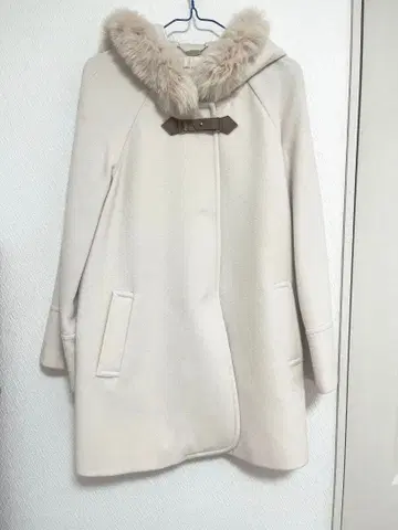 데뷔 피오레 판초 코트