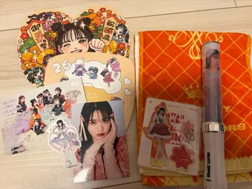 진세이 스즈카 응원봉, 타월, 스티커, 브로마이드 세트