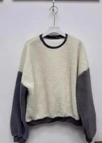 아이보리 그레이 플리스 긴팔 스웨터