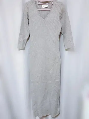 미셸 마카롱 미사용 새상품 니트 롱 원피스 핑크 7부 소매 V넥