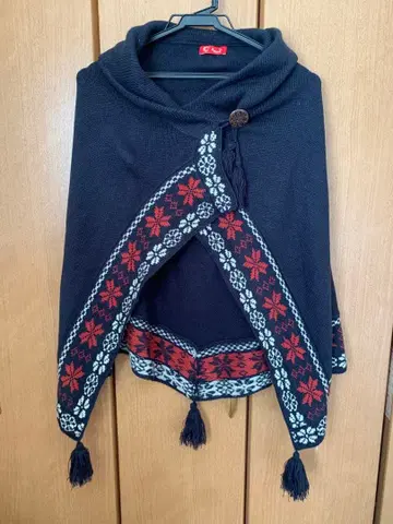 Amuse 노르딕 무늬 케이프 코트 네이비