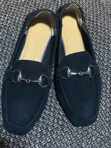 mio notis 블랙 스웨이드 로퍼