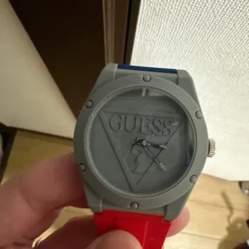 GUESS 아날로그 손목시계 그레이/레드